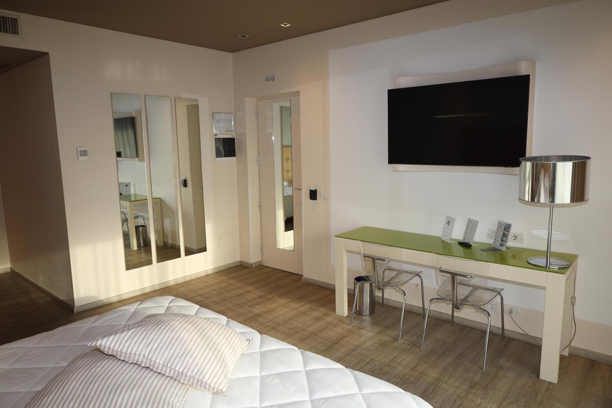 One Hotel Dalmine Buitenkant foto