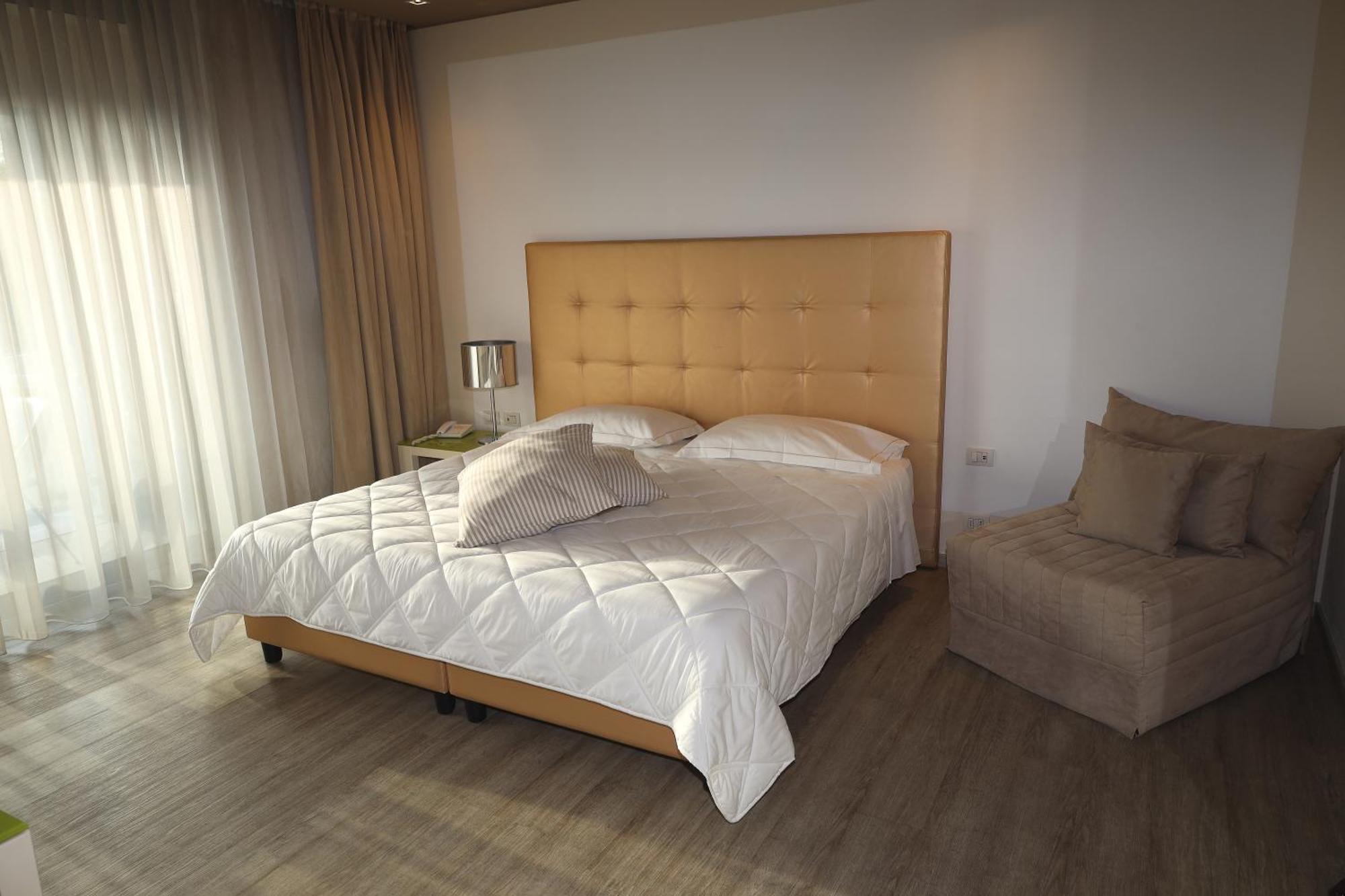 One Hotel Dalmine Buitenkant foto