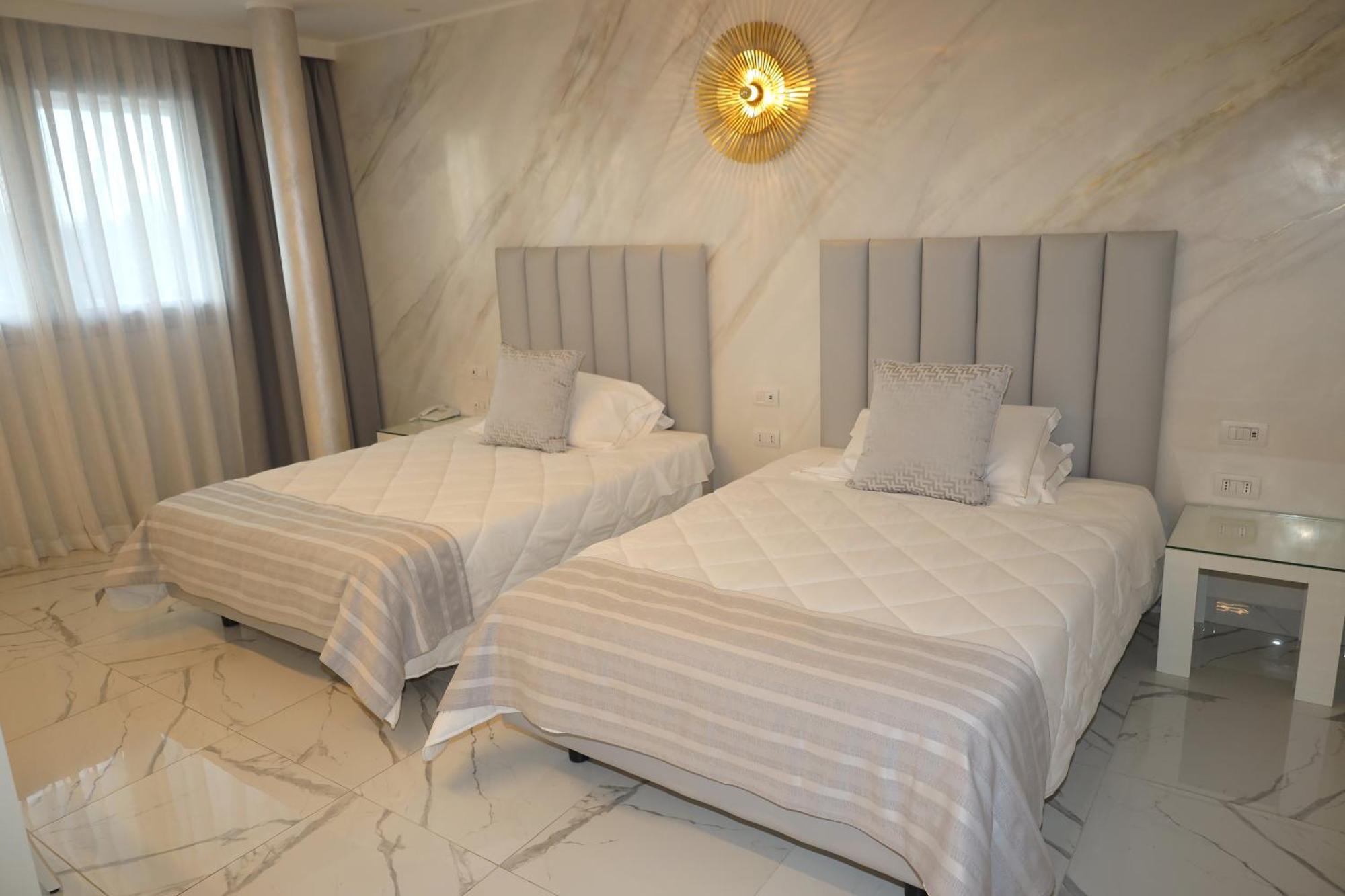 One Hotel Dalmine Buitenkant foto