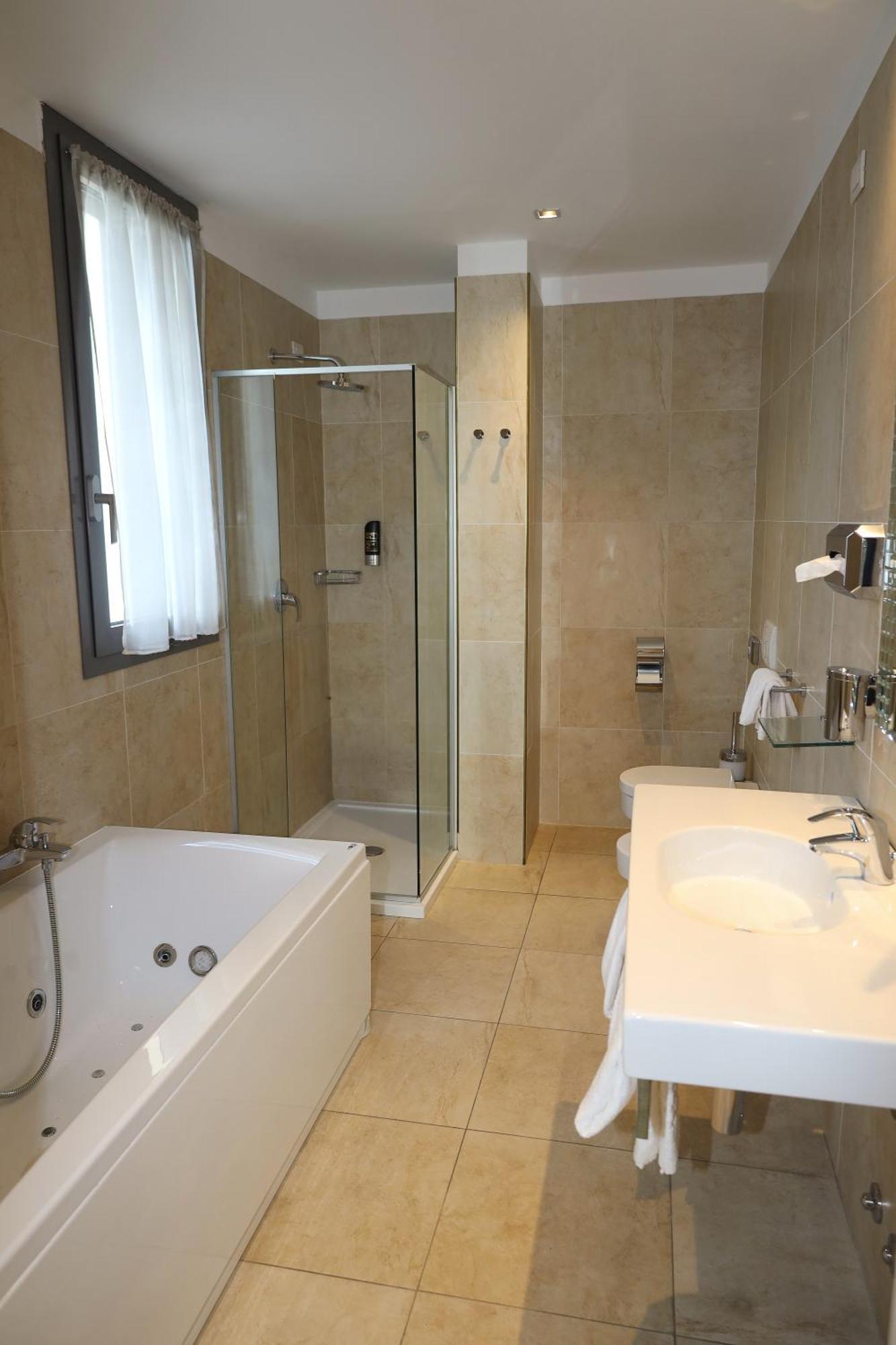 One Hotel Dalmine Buitenkant foto