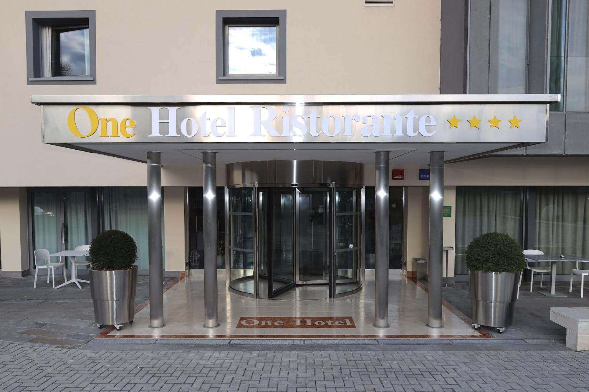 One Hotel Dalmine Buitenkant foto