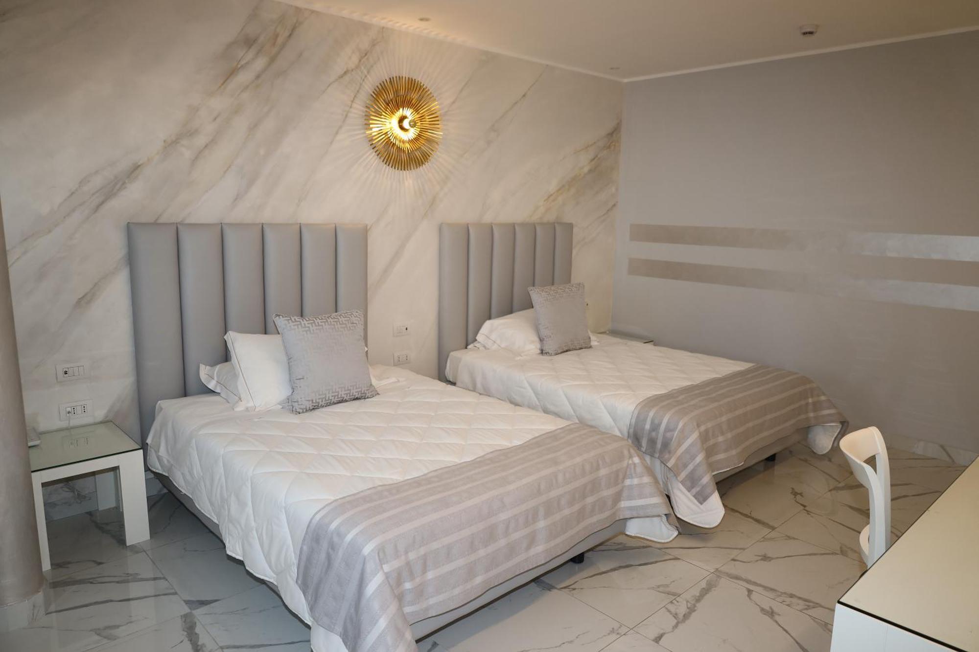 One Hotel Dalmine Buitenkant foto