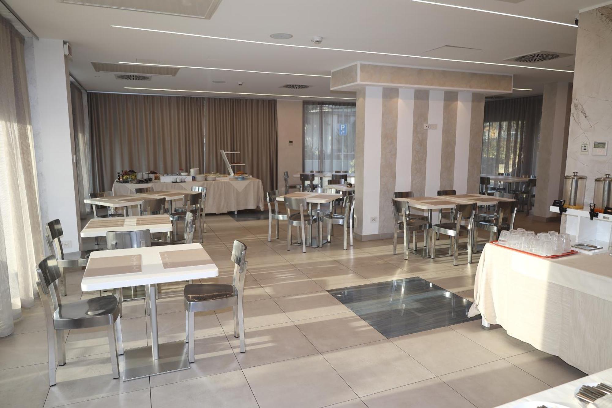 One Hotel Dalmine Buitenkant foto